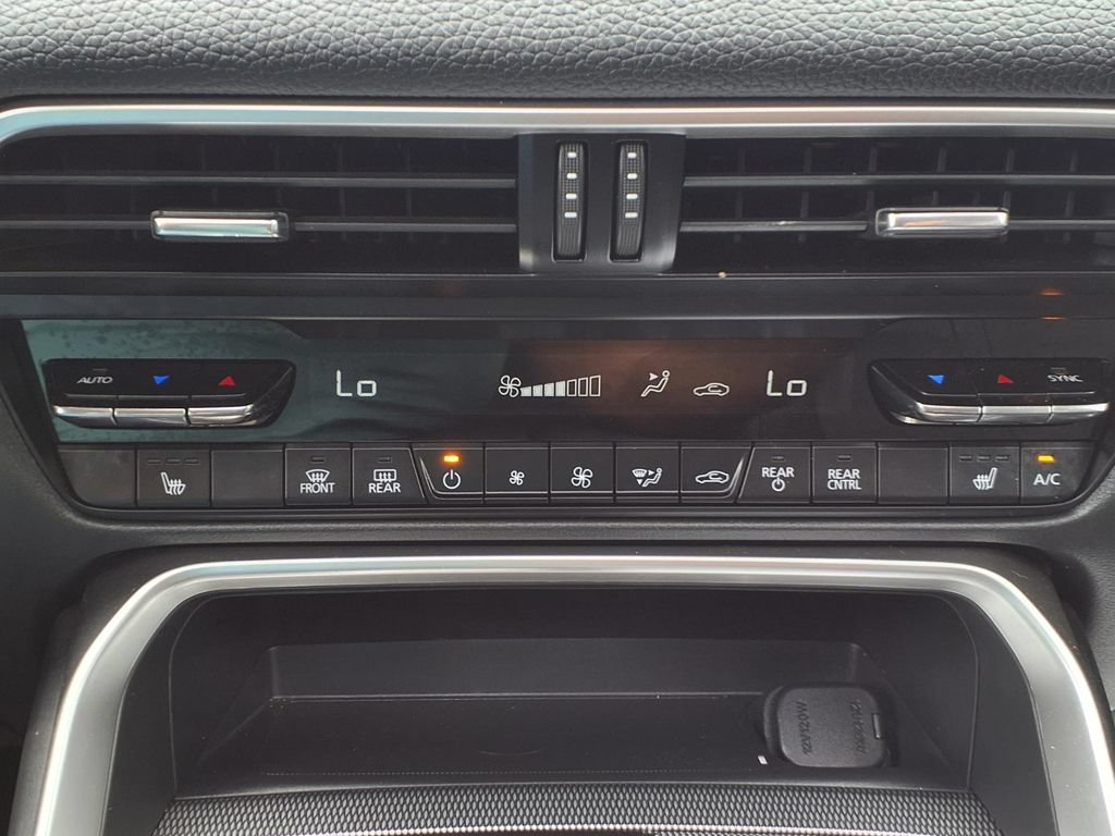 Used 2024 MAZDA CX-90 Plug-In Hybrid w/ Preferred AWD/4WD image 18