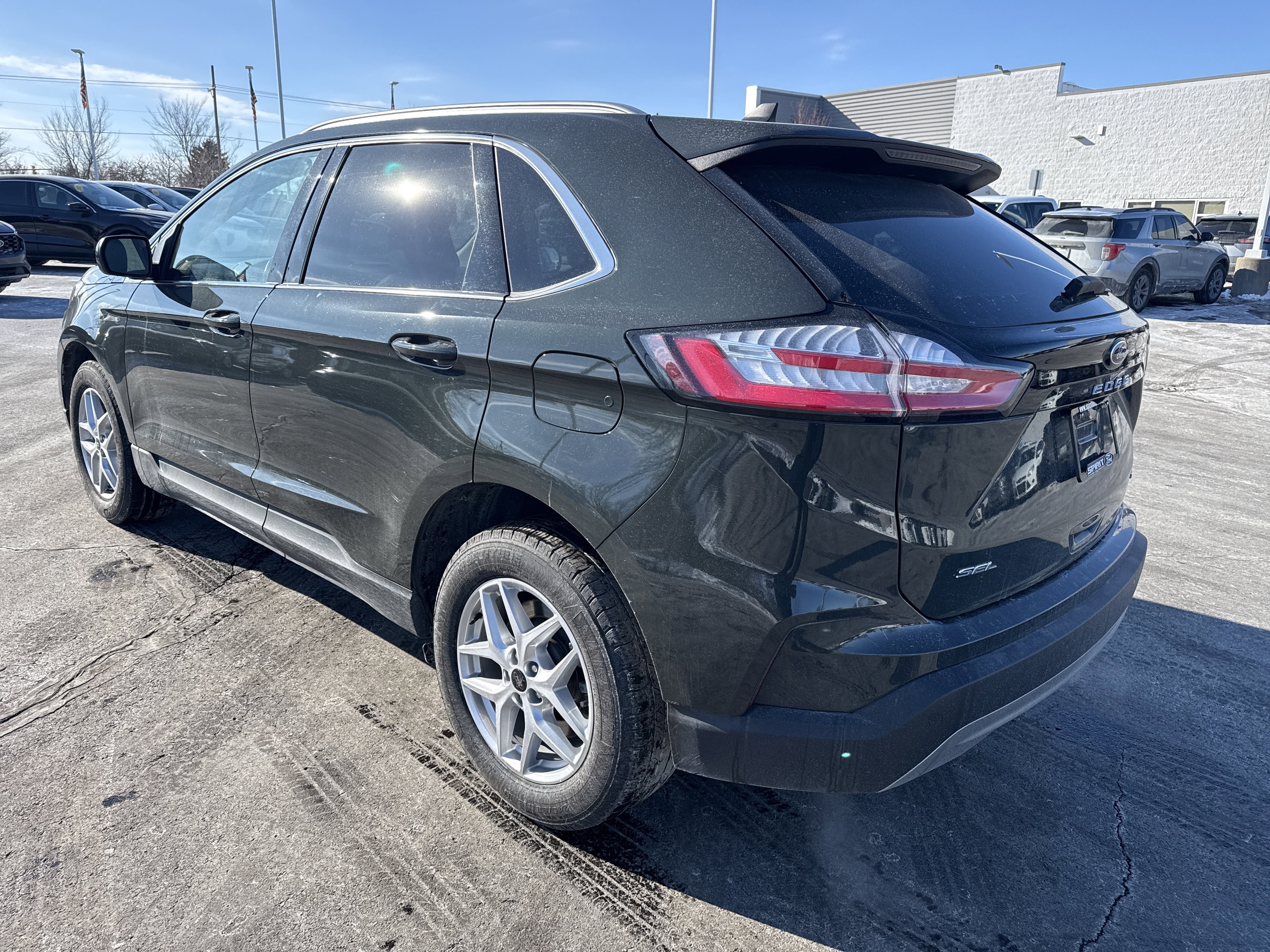 Used 2024 Ford Edge SEL w/ Convenience Package image 5