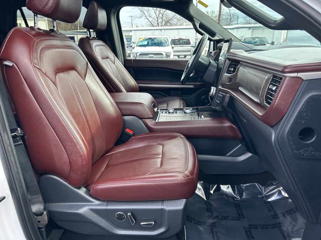 Used 2023 Ford Expedition Limited image 21