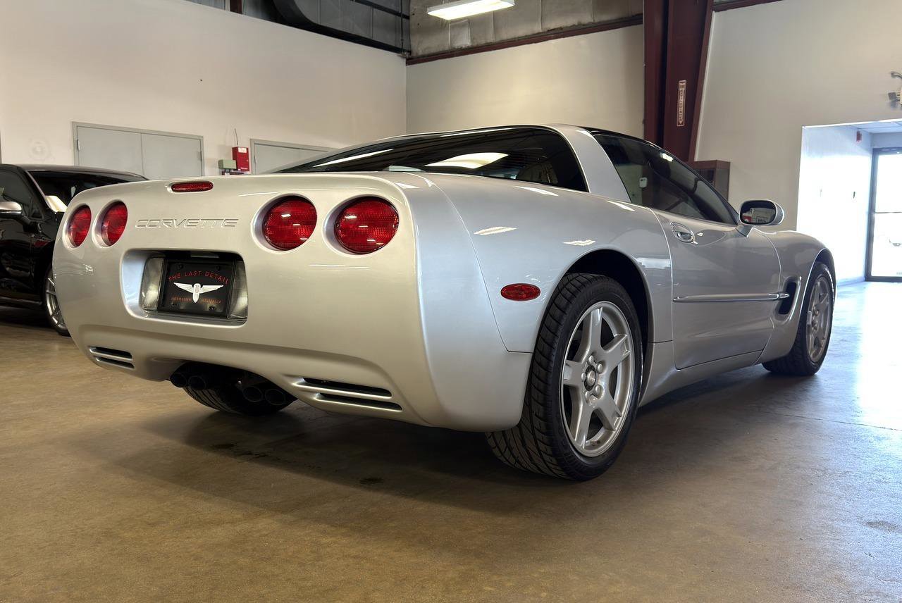 Used 1997 Chevrolet Corvette Coupe w/ Memory Pkg RWD image 19