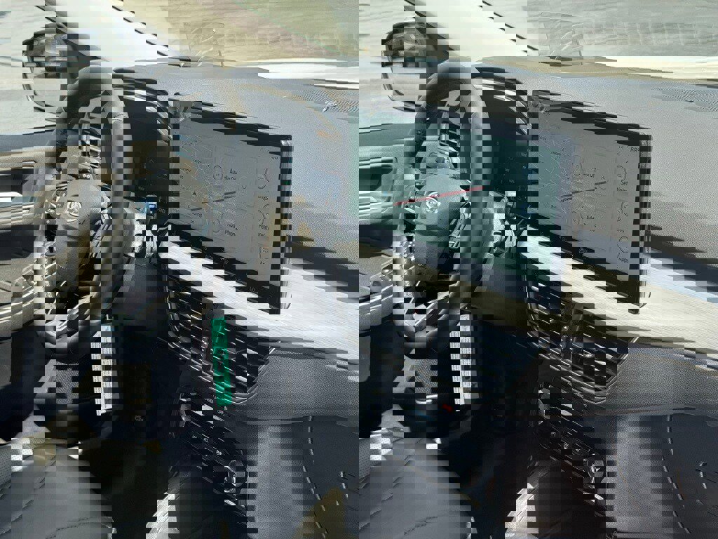 New 2025 Ford Escape SE w/ PHEV Premium Package image 29