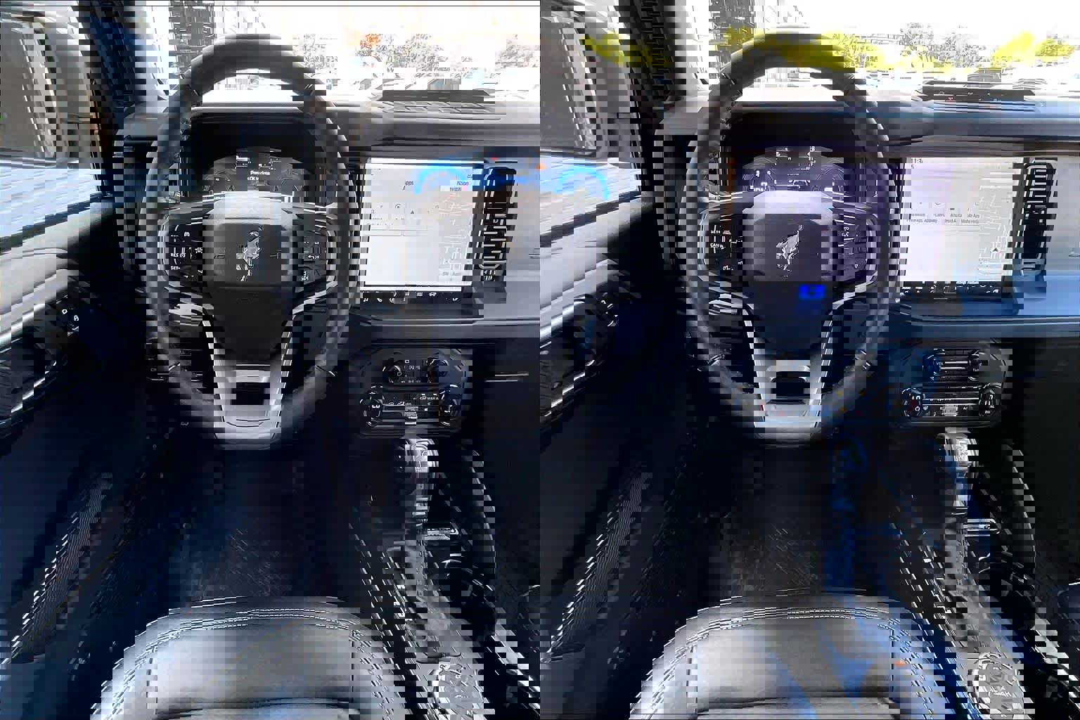 Used 2025 Ford Bronco Badlands image 6