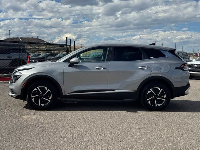 Used 2023 Kia Sportage LX AWD/4WD image 2