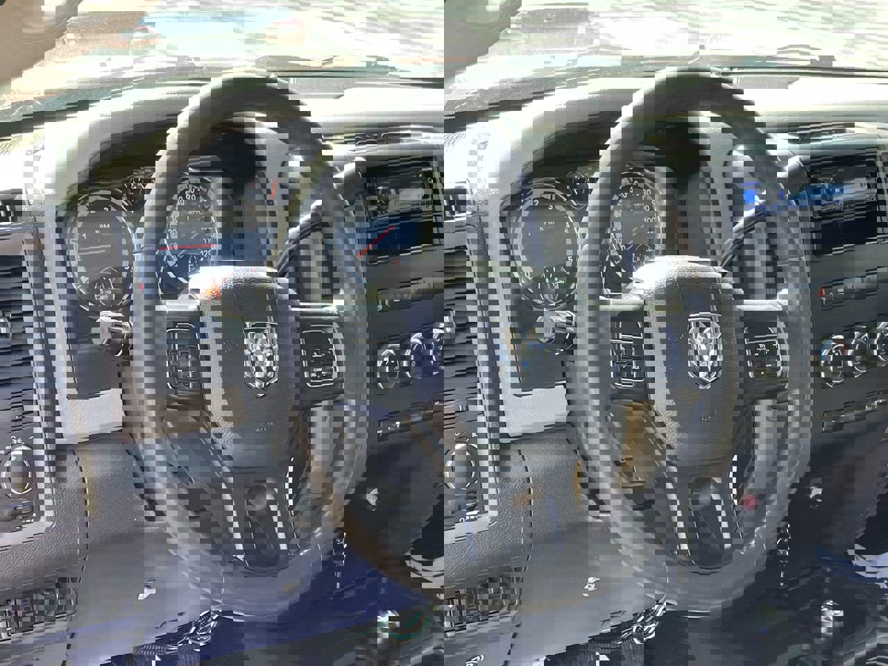 Used 2012 RAM 5500 4x4 Regular Cab w/ PWR & Remote Entry Group image 29