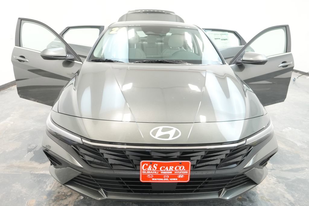 New 2026 Hyundai Elantra Limited image 29