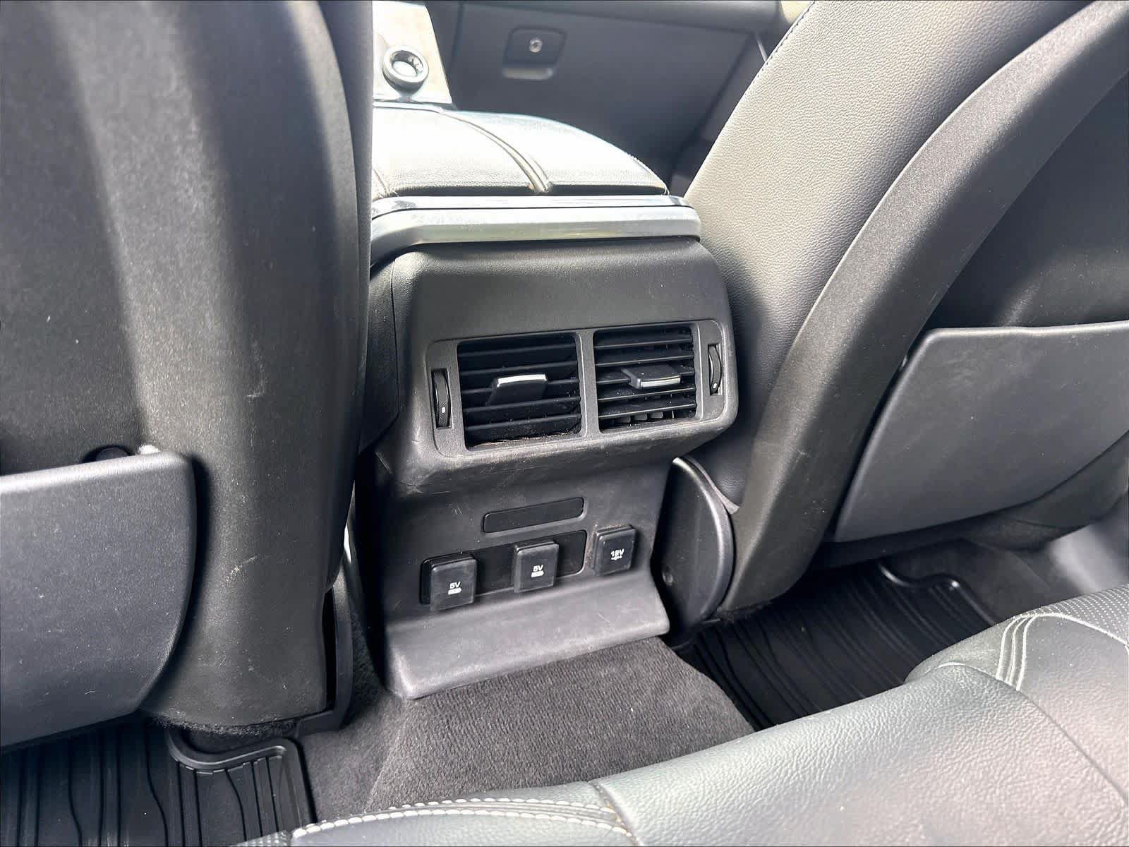 Used 2019 Land Rover Range Rover Velar R-Dynamic SE AWD/4WD image 35