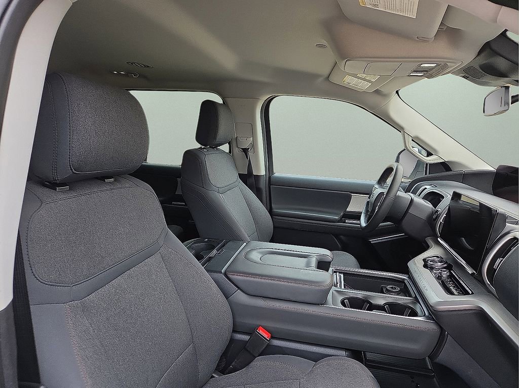 Used 2025 Ford Expedition Active image 14