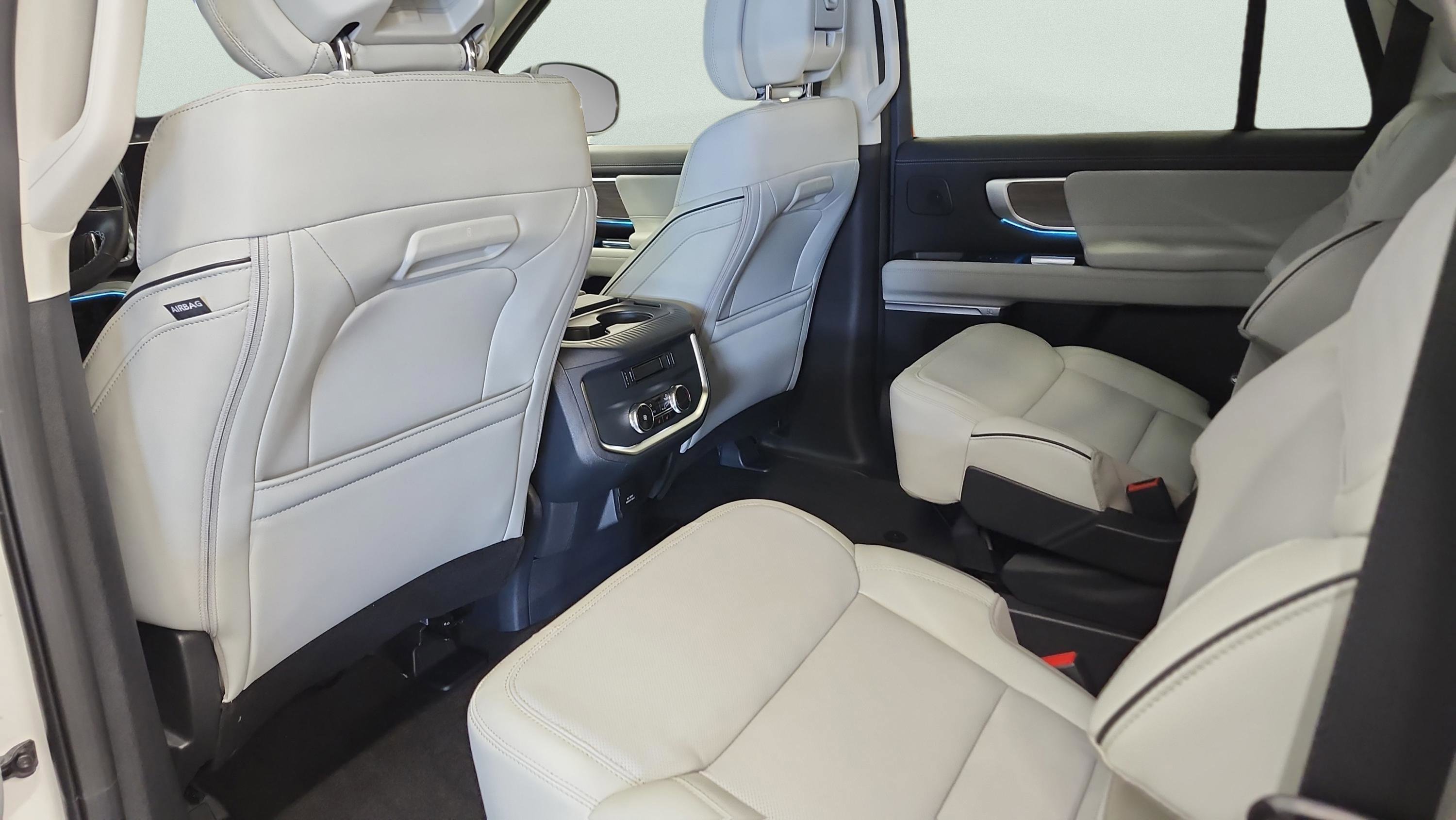 New 2026 Ford Expedition Max Platinum AWD/4WD image 13