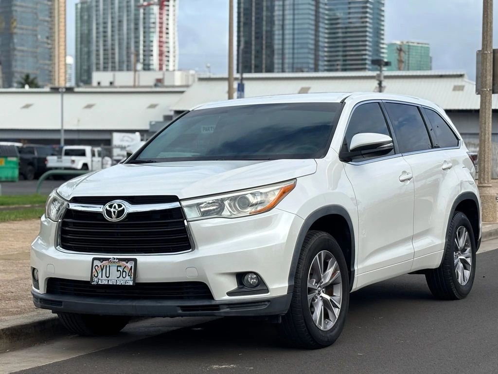 Used 2016 Toyota Highlander LE image 1