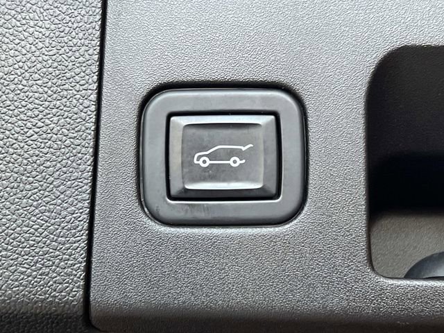 Used 2023 Cadillac XT4 Premium Luxury w/ Enhanced Visibility Package AWD/4WD image 11