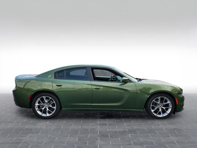 Used 2020 Dodge Charger SXT w/ Plus Group RWD image 4