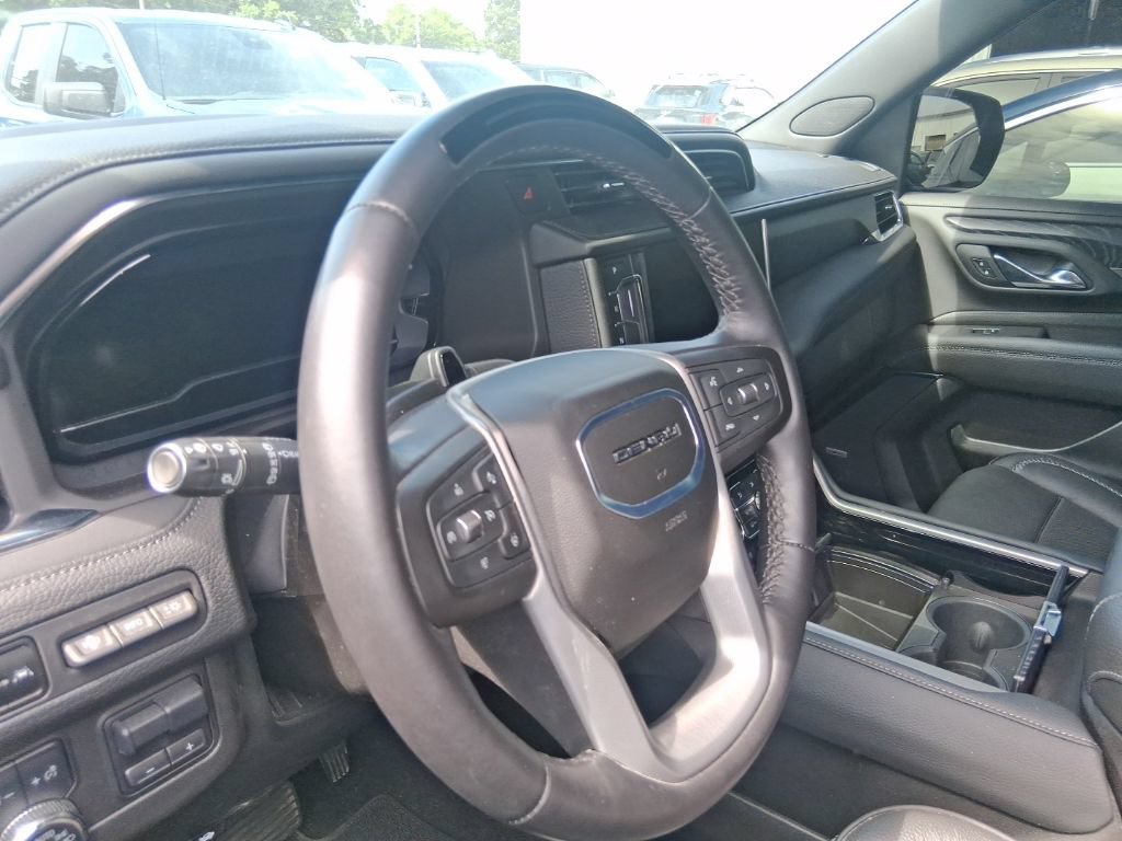 Used 2024 GMC Yukon Denali w/ Denali Reserve Package AWD/4WD image 10
