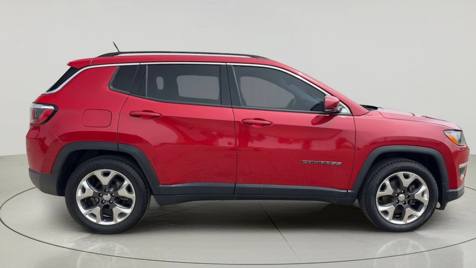 Used 2019 Jeep Compass Limited FWD image 3