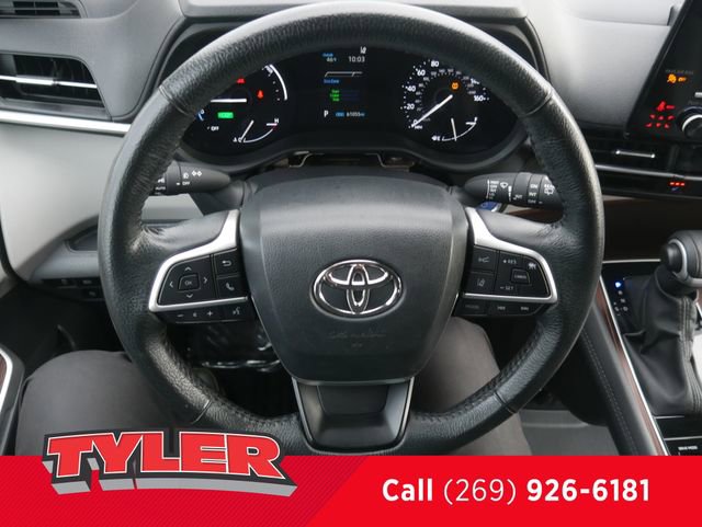 Used 2024 Toyota Sienna XLE FWD image 29
