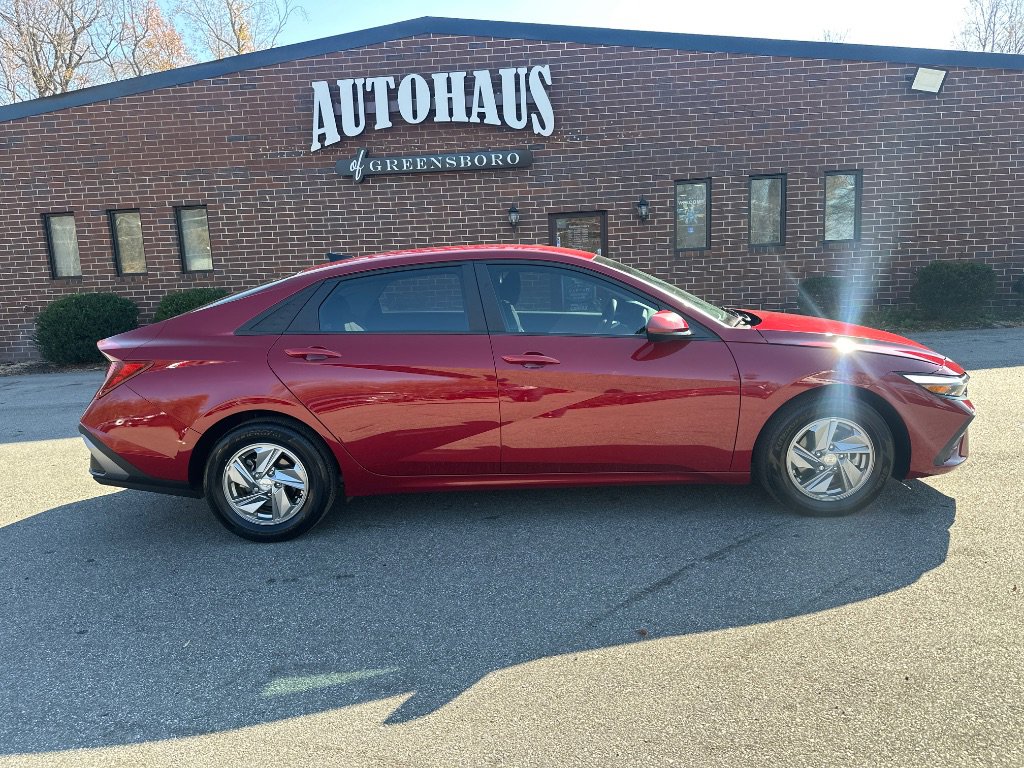 Used 2024 Hyundai Elantra SE image 7