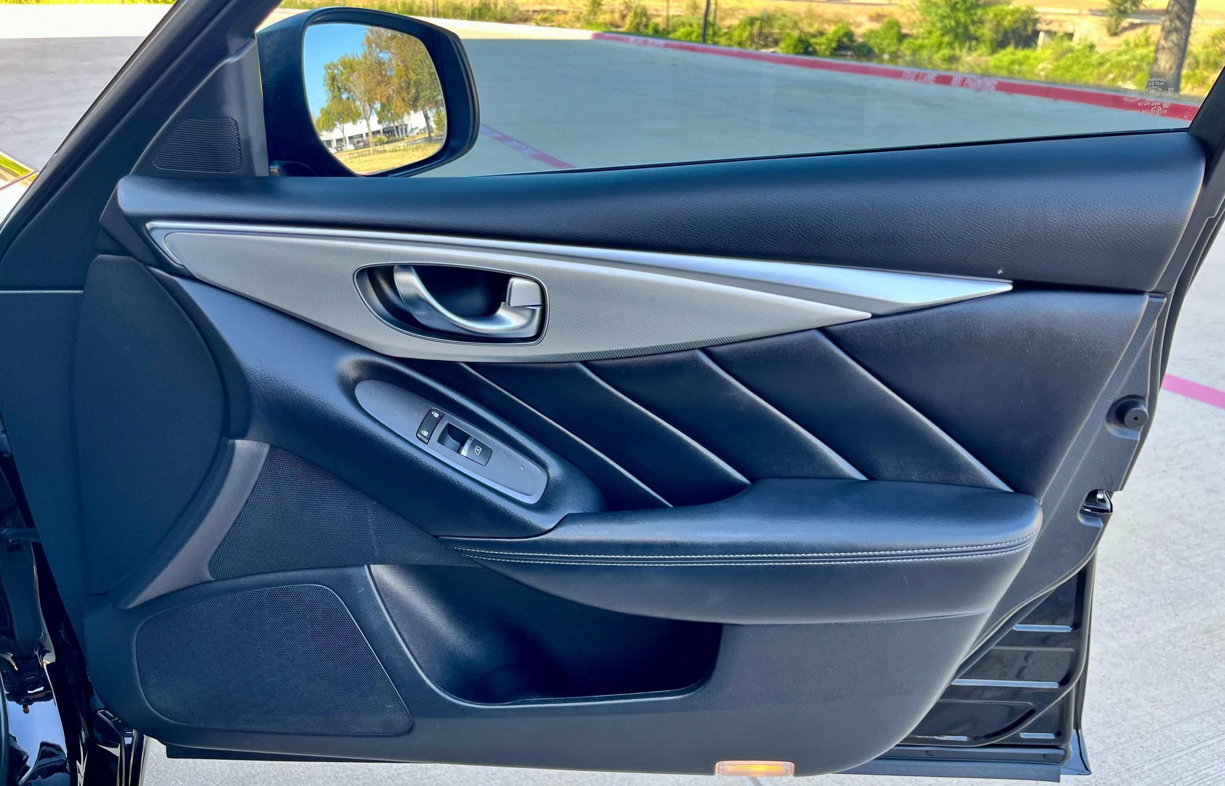 Used 2019 INFINITI Q50 Luxe w/ Essential Package (3.0T Luxe) RWD image 18
