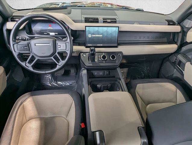 Used 2023 Land Rover Defender 130 X-Dynamic SE image 17