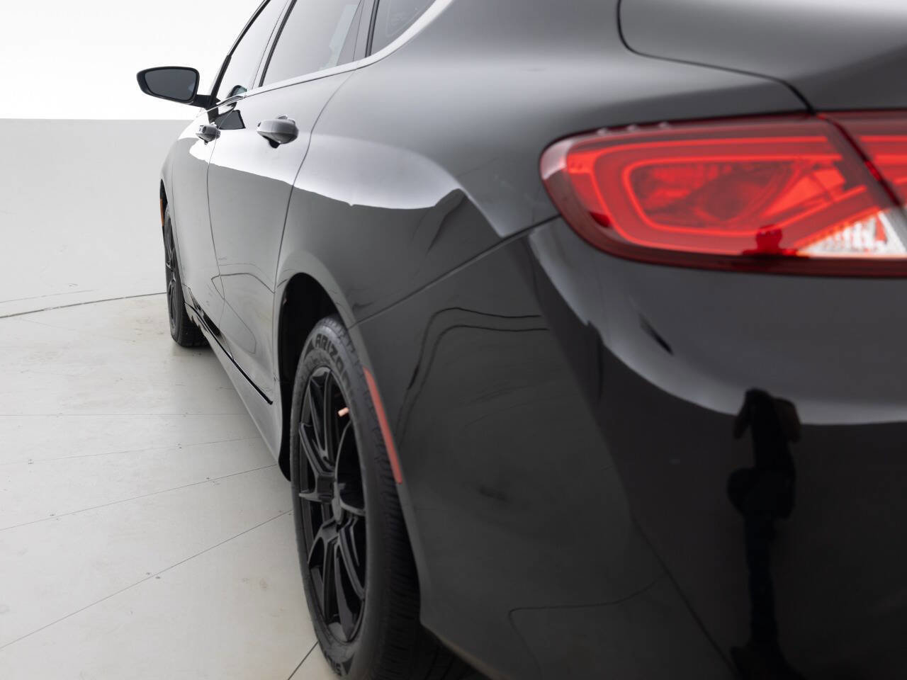 Used 2017 Chrysler 200 Limited Platinum FWD image 13