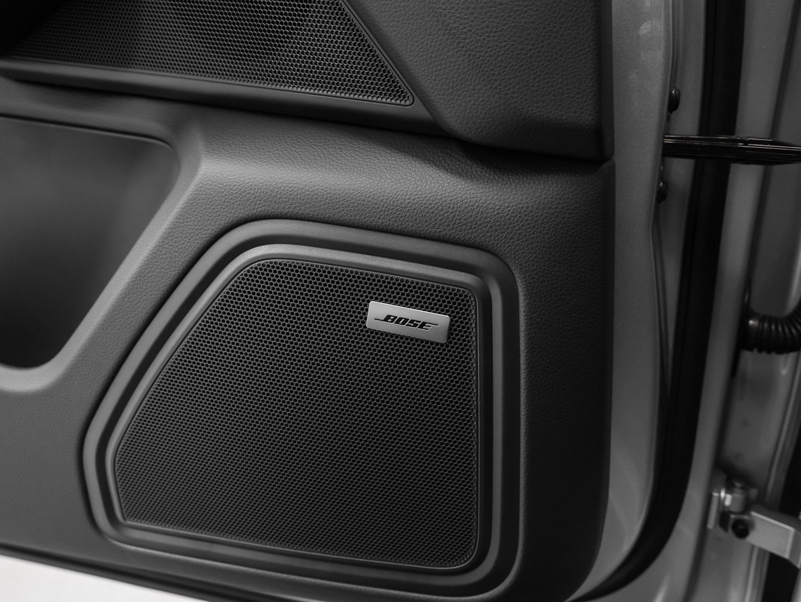 Certified 2026 Porsche Macan image 41