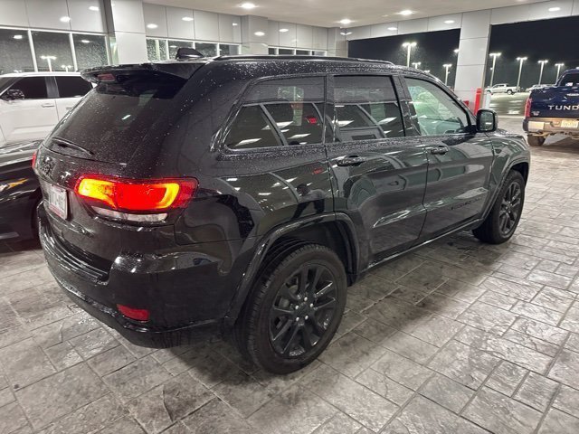 Used 2018 Jeep Grand Cherokee Altitude AWD/4WD image 6