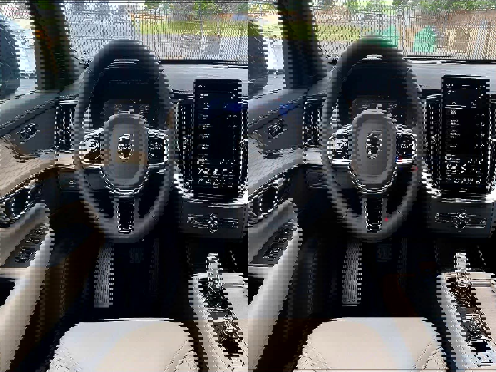 New 2026 Volvo XC90 B5 Core AWD/4WD image 15