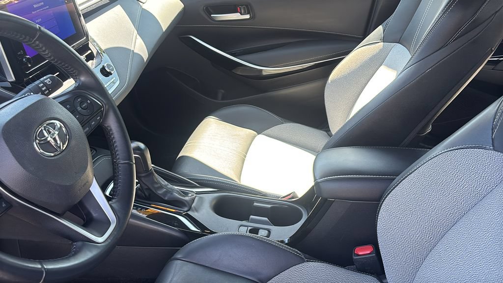 Used 2025 Toyota Corolla XSE FWD image 23