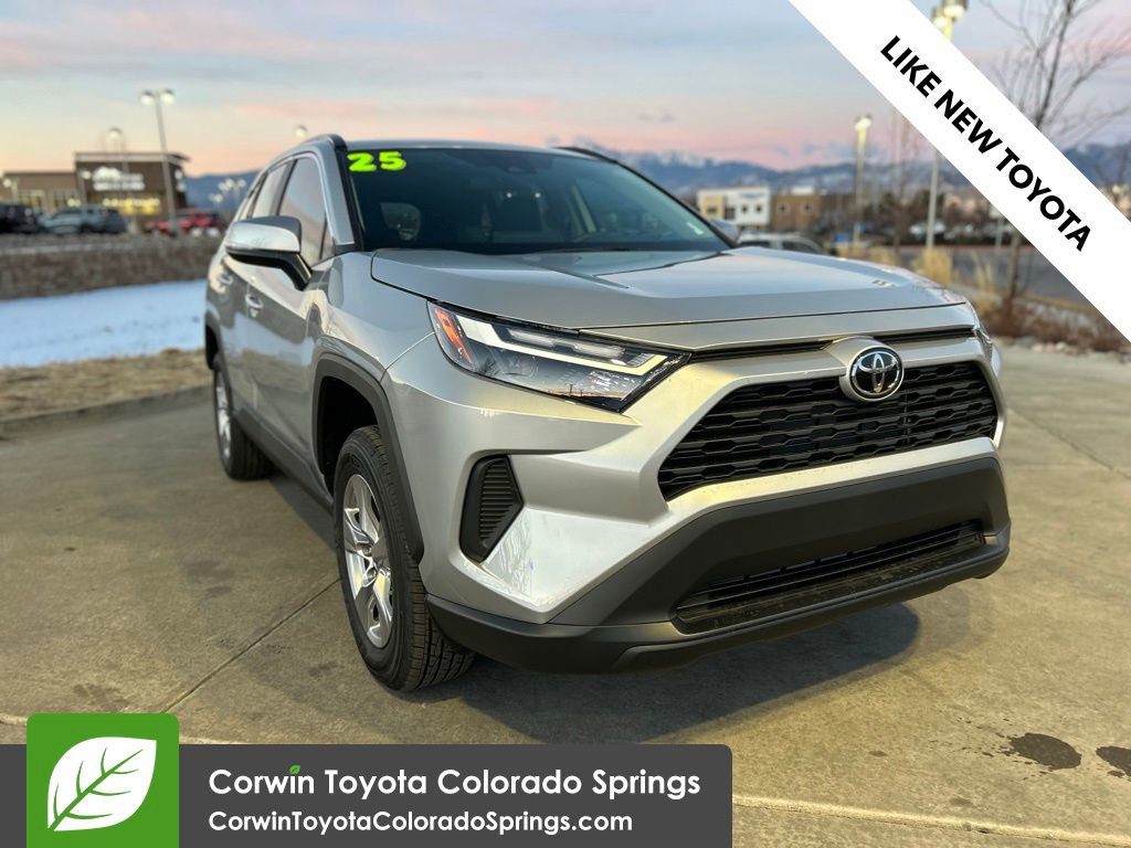 Used 2025 Toyota RAV4 XLE image 1