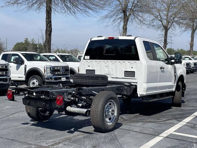 New 2026 Ford F350 XL w/ XL Chrome Package AWD/4WD image 3