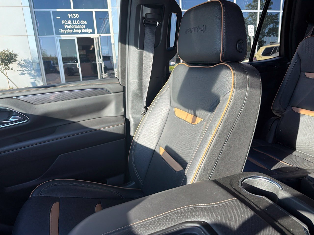 Used 2023 GMC Yukon AT4 w/ Technology Package AWD/4WD image 15