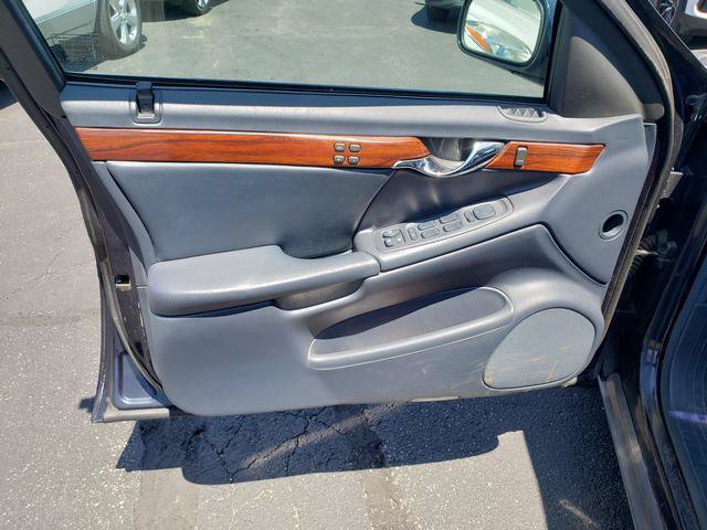 Used 2002 Cadillac De Ville w/ Comfort/Convenience Pkg FWD image 12