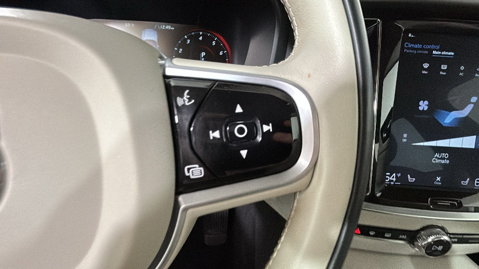 Used 2019 Volvo S60 T5 Momentum w/ Multimedia Package FWD image 20