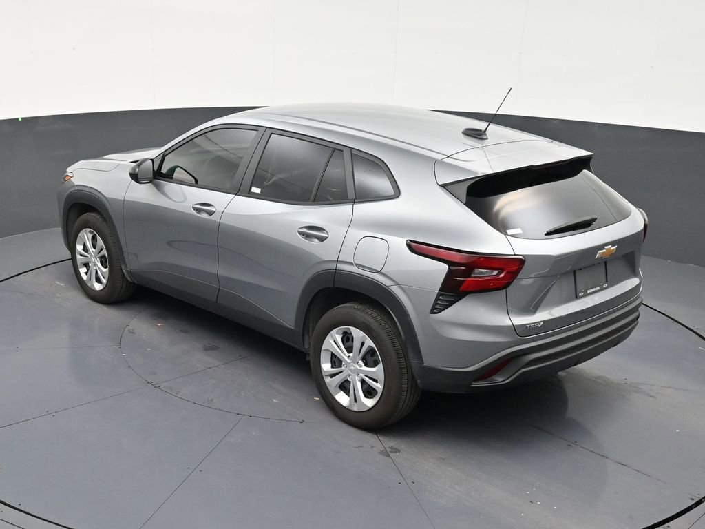 Used 2025 Chevrolet Trax LS FWD image 14