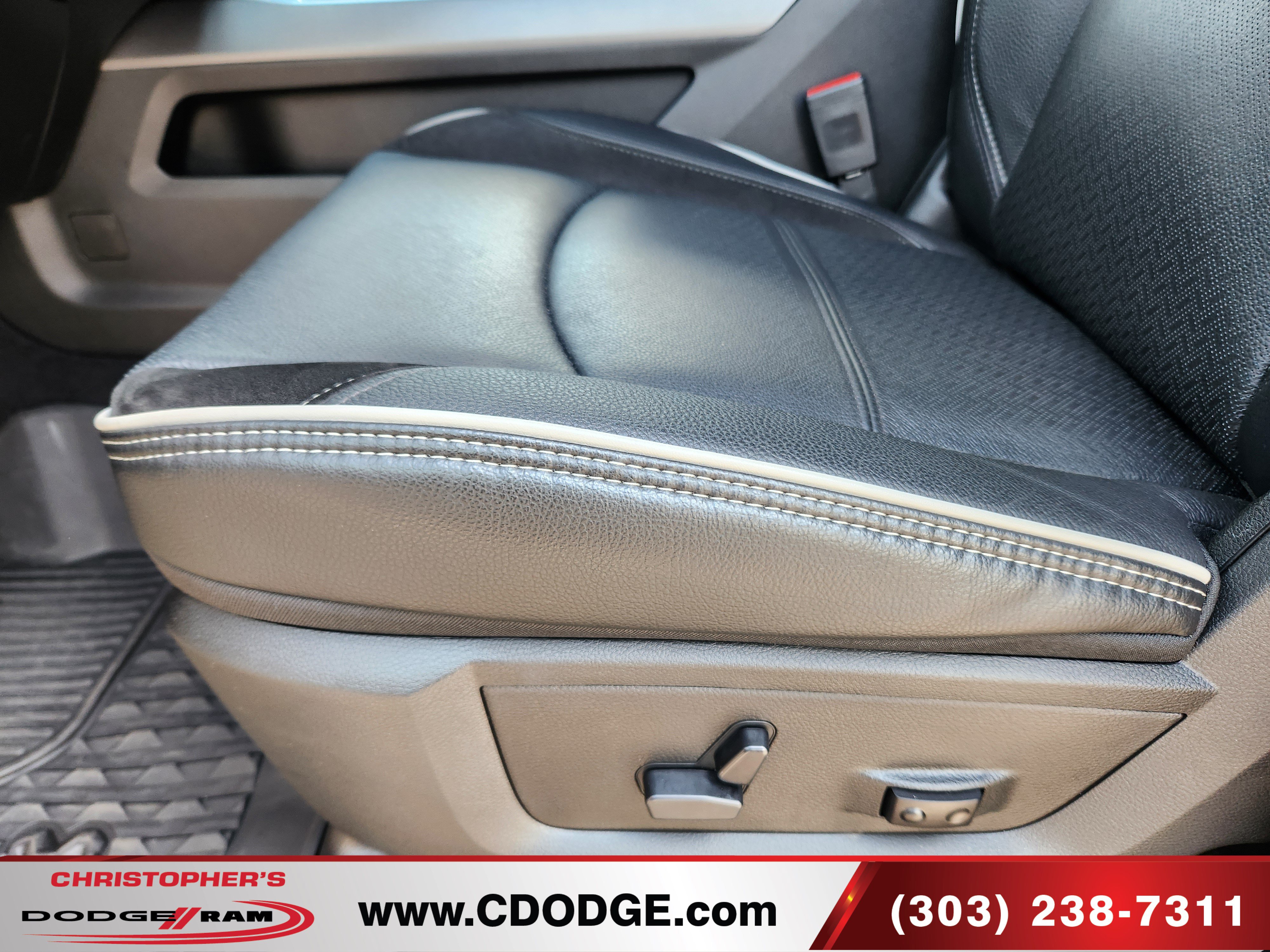 Used 2026 RAM 2500 Laramie AWD/4WD image 16