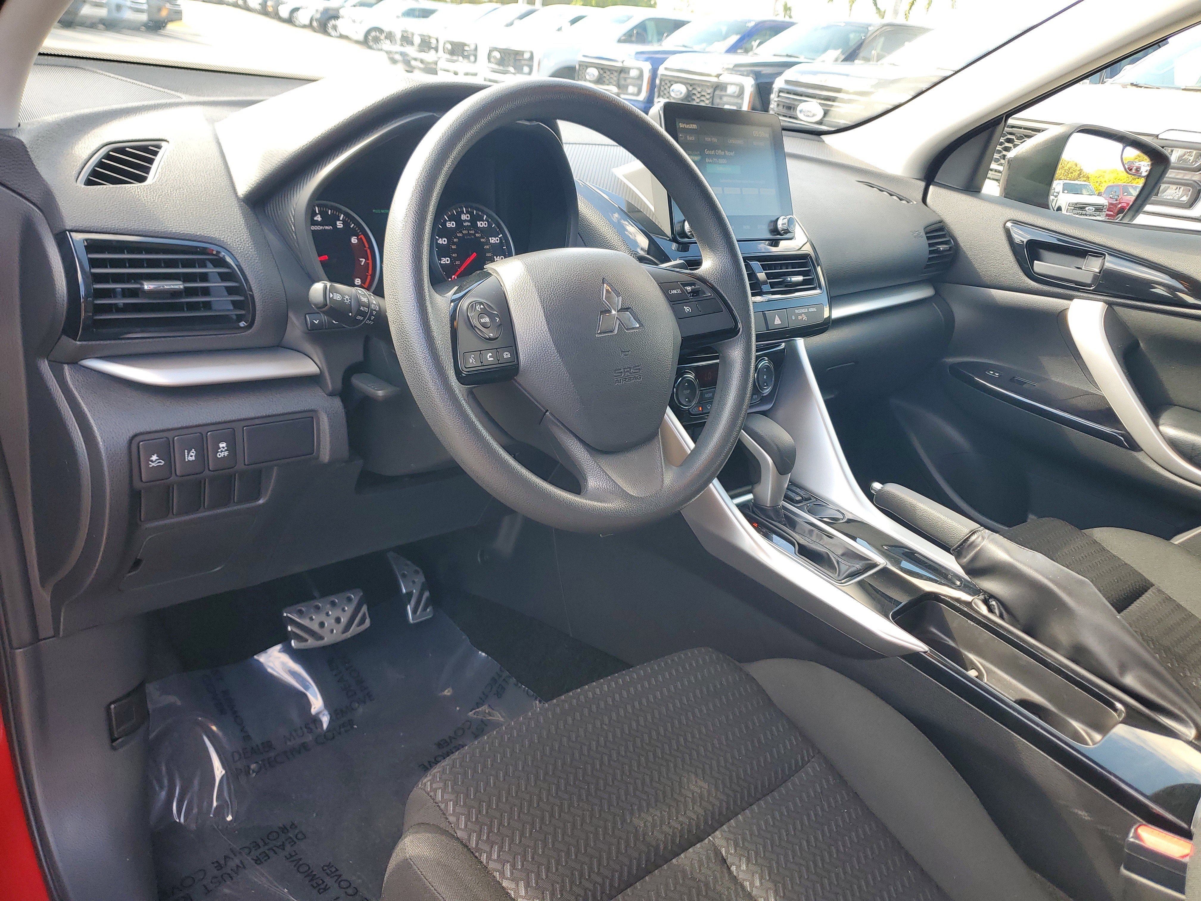 Used 2022 Mitsubishi Eclipse Cross LE image 12