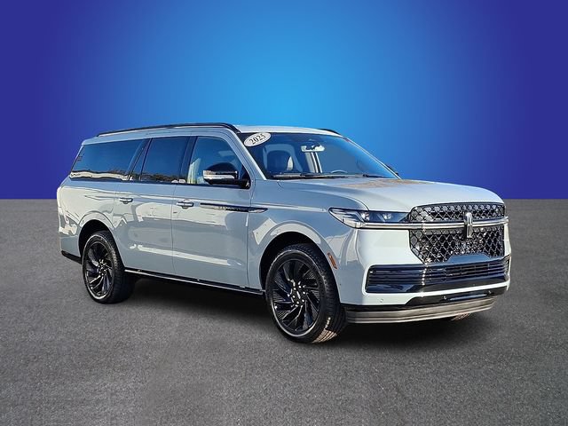 New 2025 Lincoln Navigator L Reserve w/ Jet Appearance Package AWD/4WD image 2