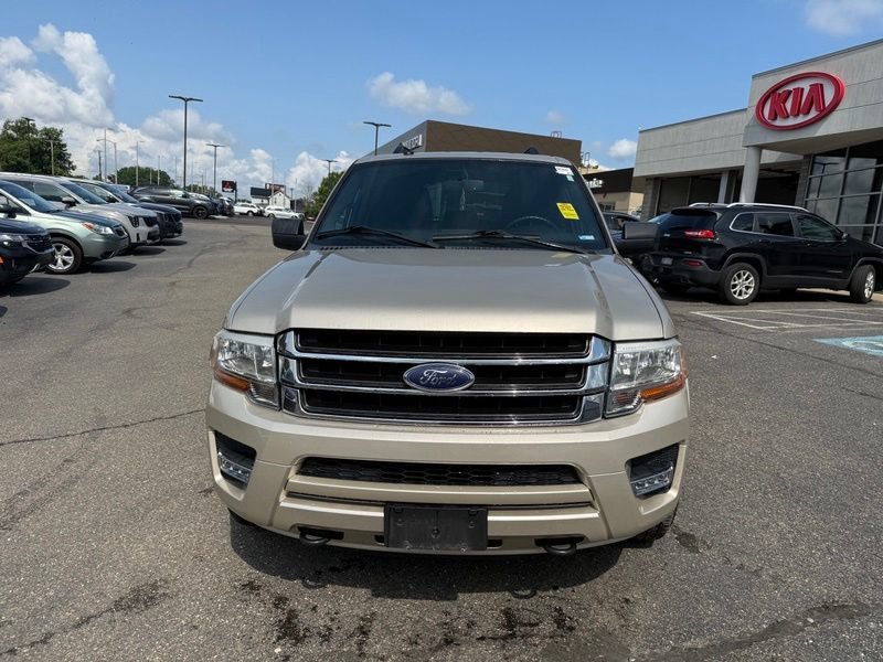 Used 2017 Ford Expedition EL XLT w/ Equipment Group 201A AWD/4WD image 2