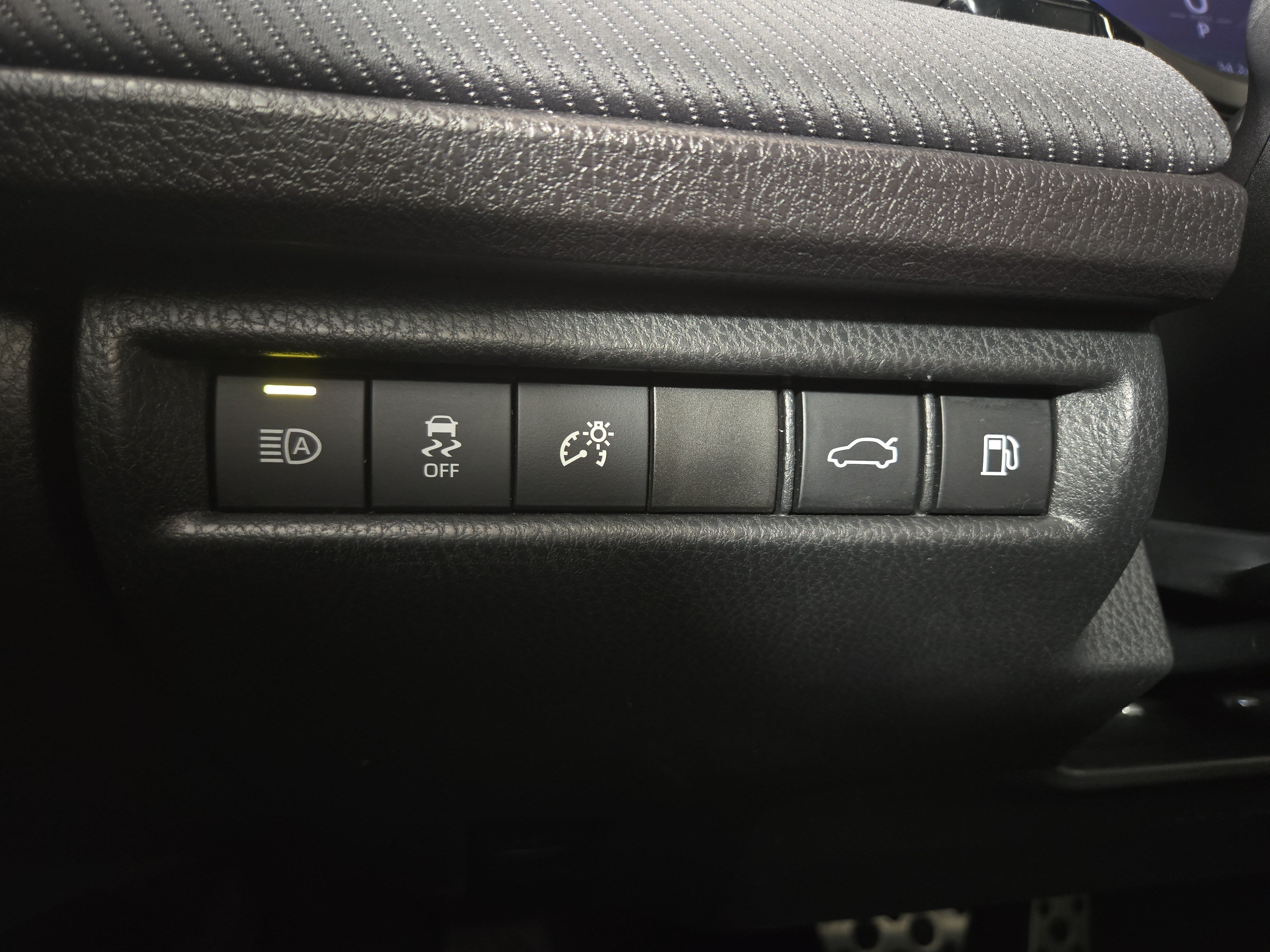 Used 2025 Toyota Camry SE FWD image 24