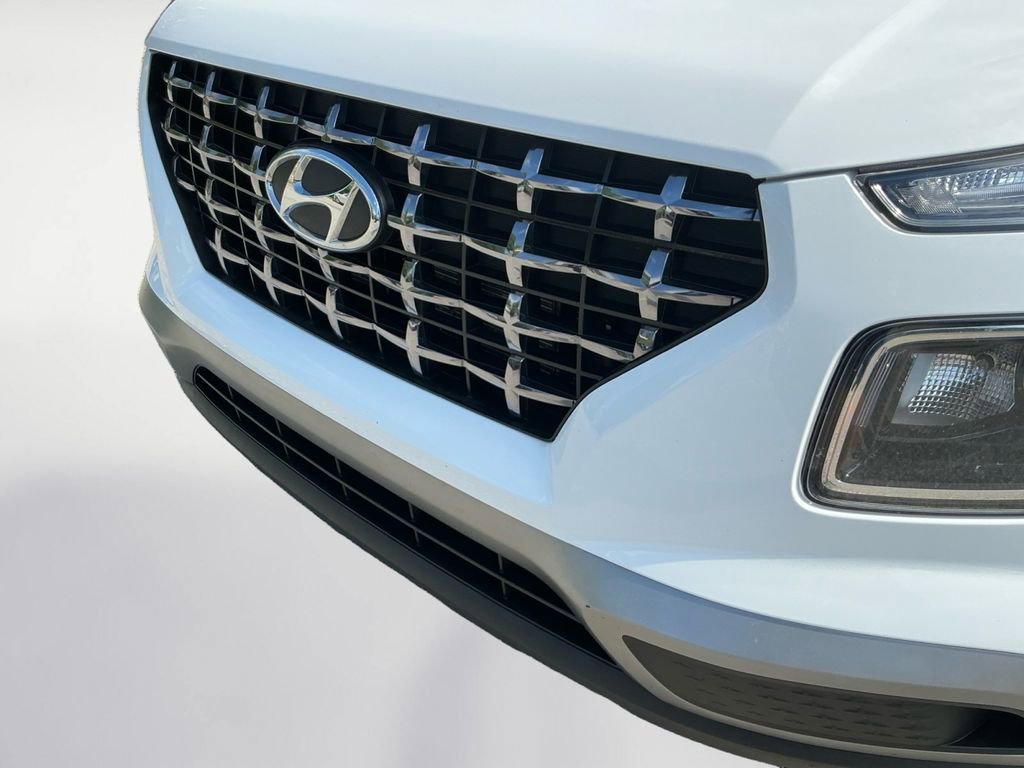 Used 2025 Hyundai Venue SEL FWD image 22