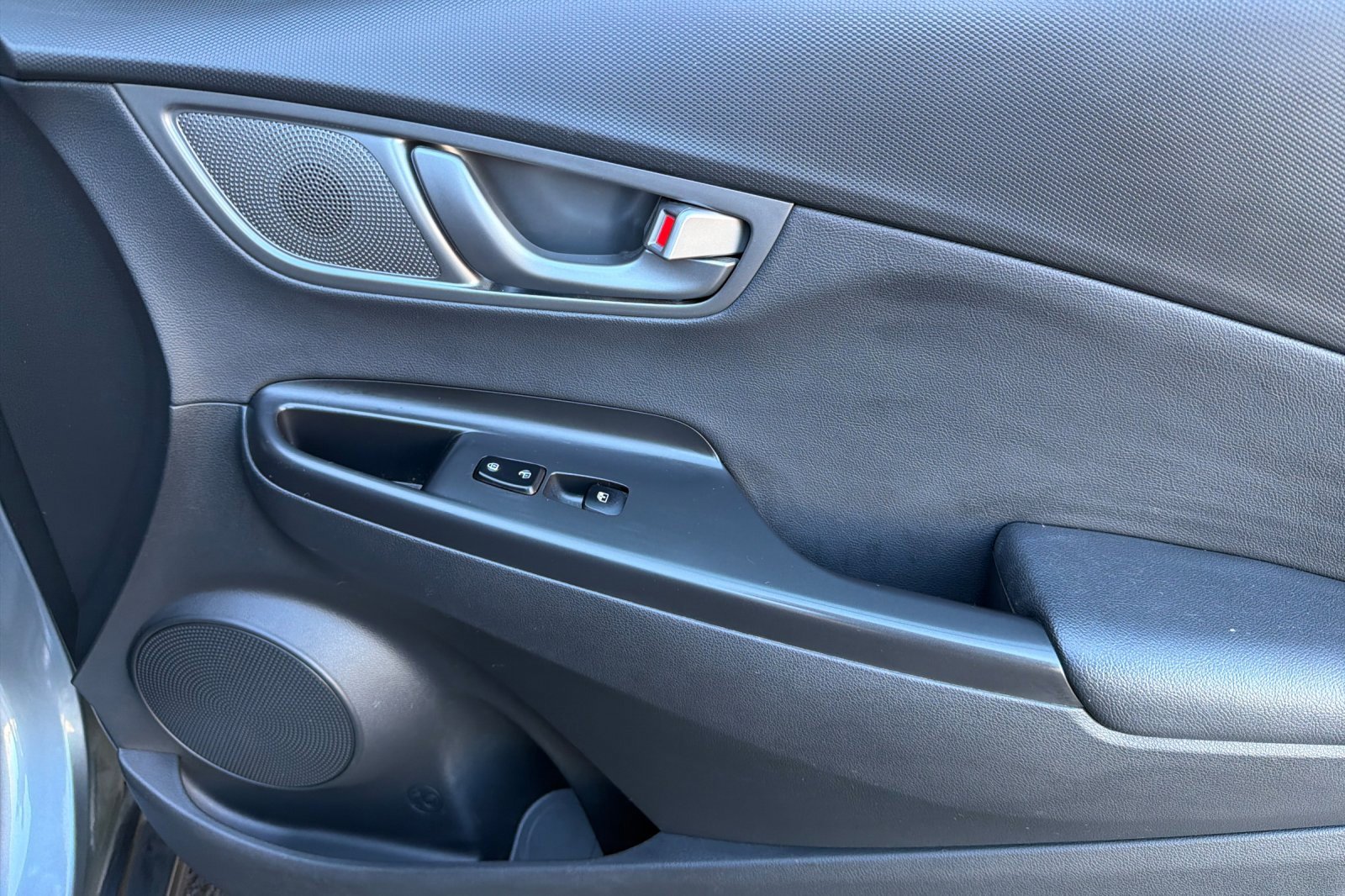 Used 2020 Hyundai Kona Limited image 22