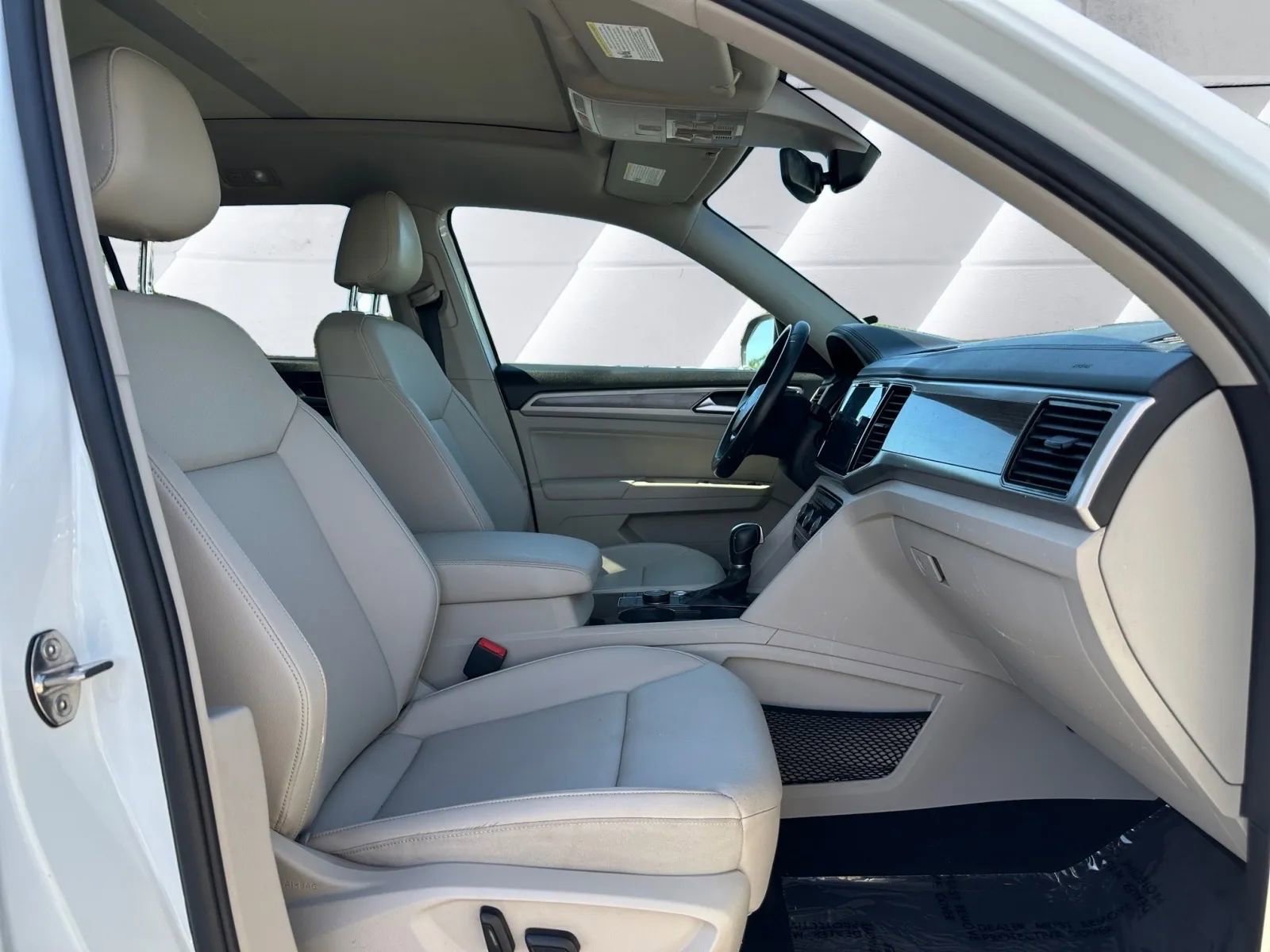 Used 2018 Volkswagen Atlas SEL w/ R-Line Package image 10