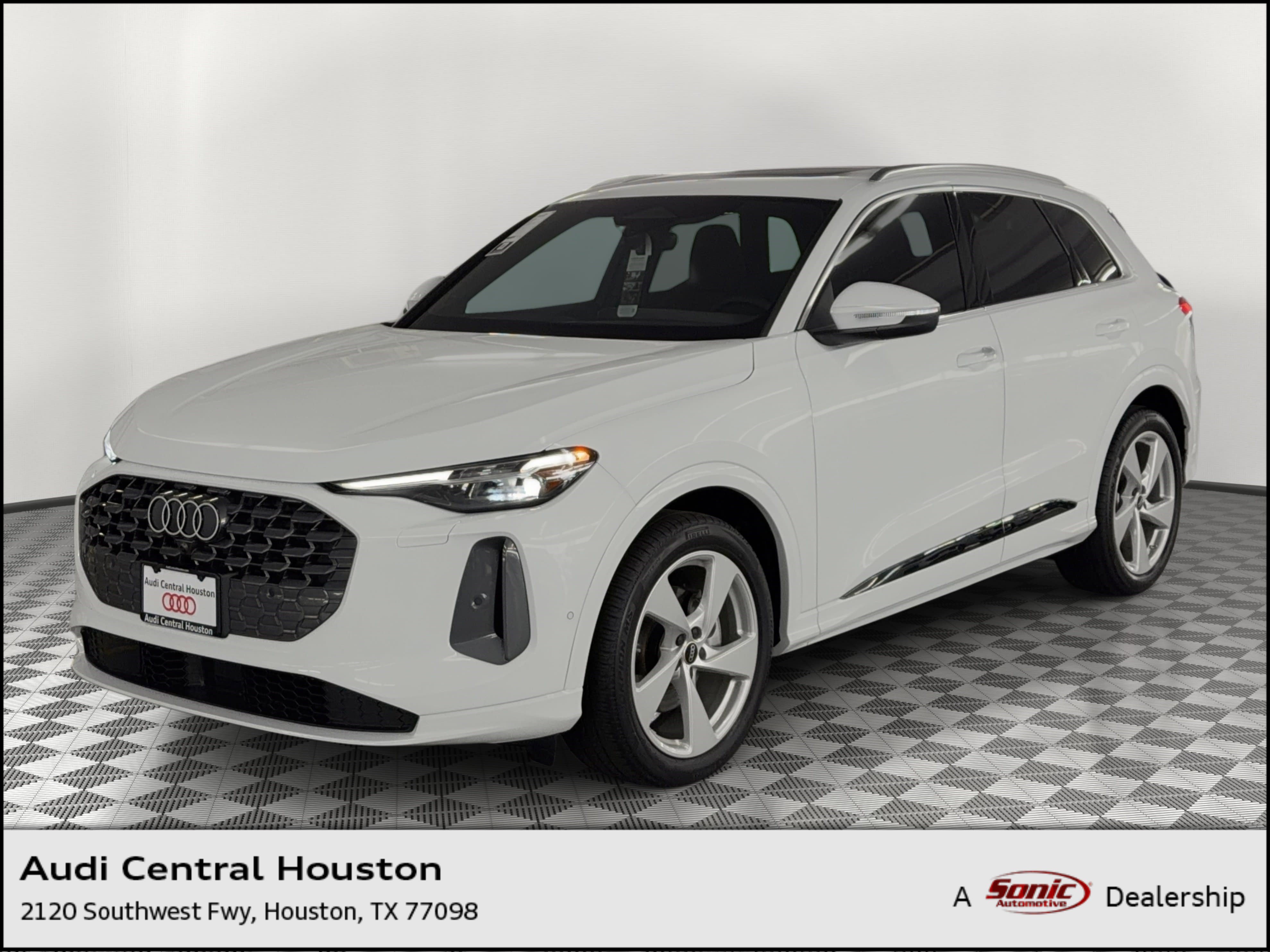 New 2025 Audi Q5 Prestige image 1