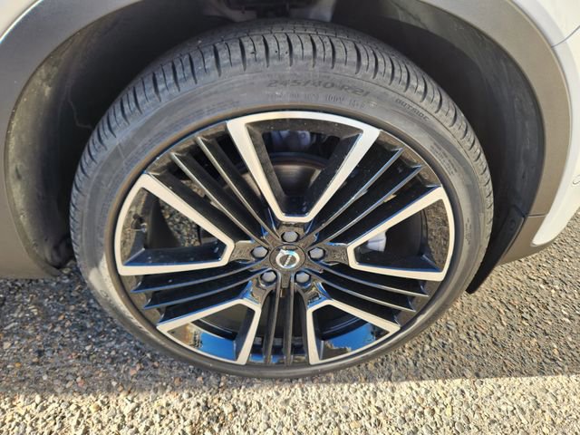 Certified 2023 Volvo XC40 B5 Ultimate w/ Climate Package image 21