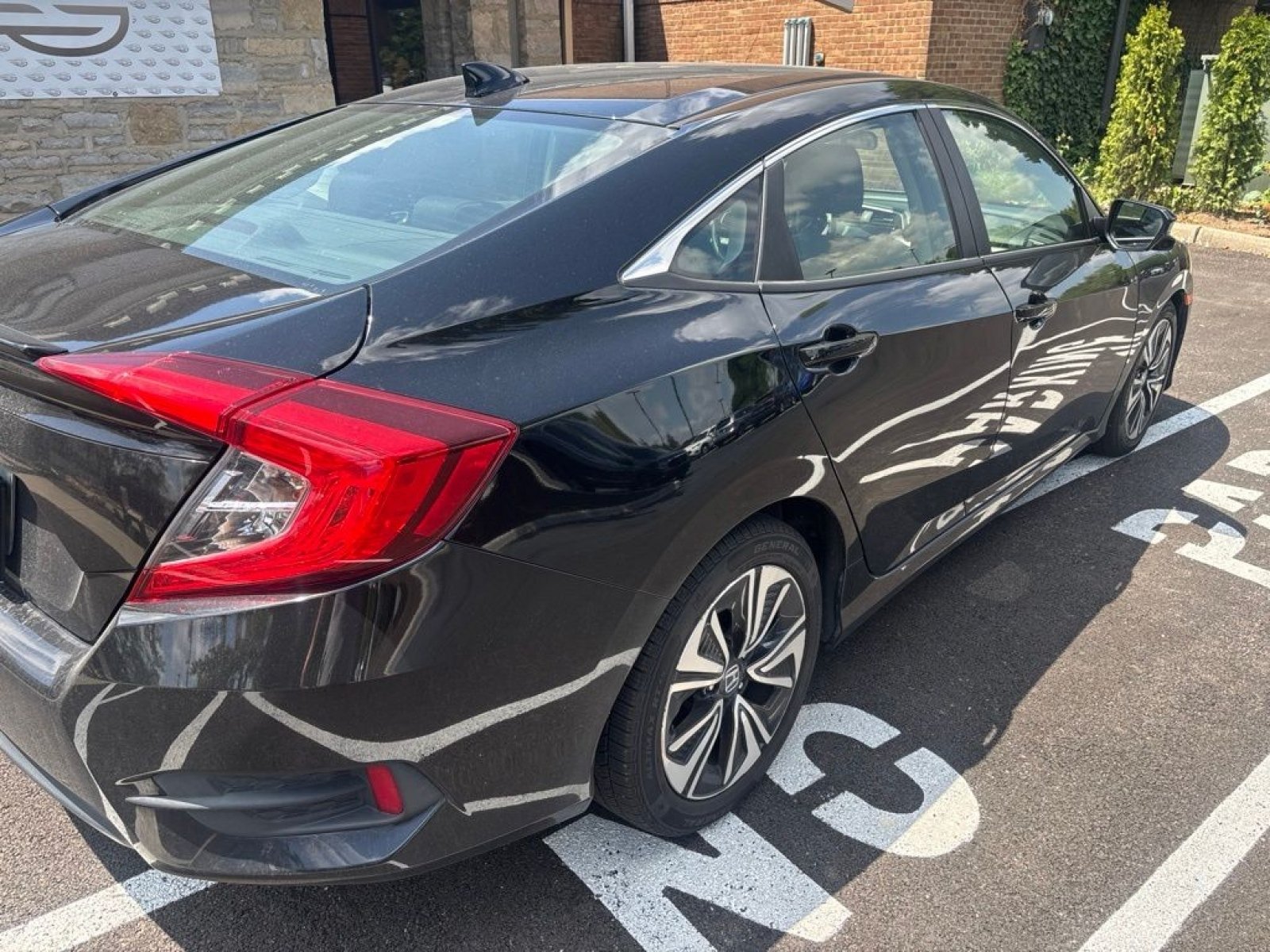 Certified 2018 Honda Civic EX-T image 6