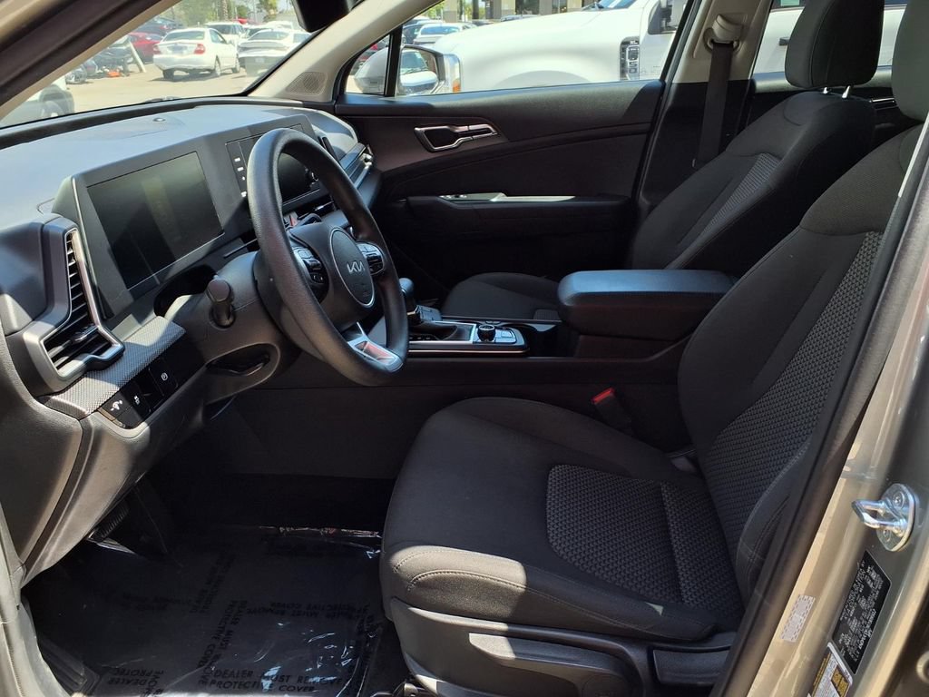 Used 2024 Kia Sportage LX AWD/4WD image 11