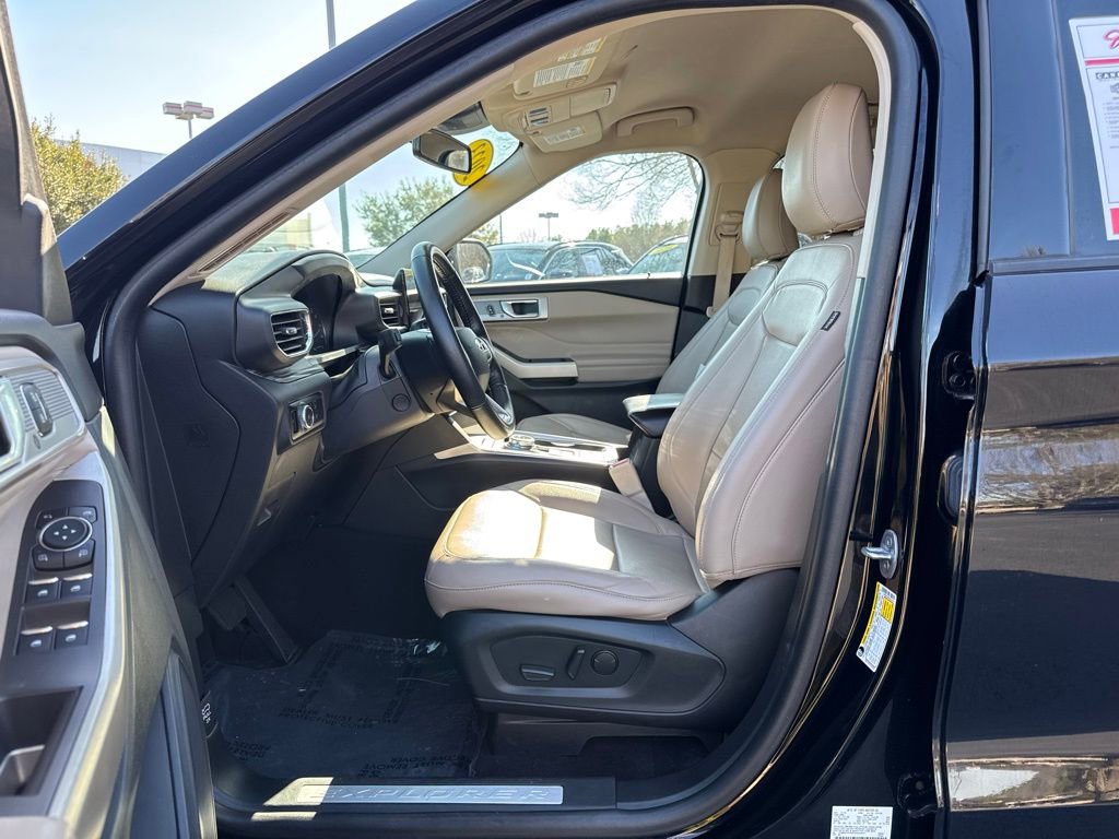 Used 2023 Ford Explorer Limited w/ Equipment Group 301A image 24