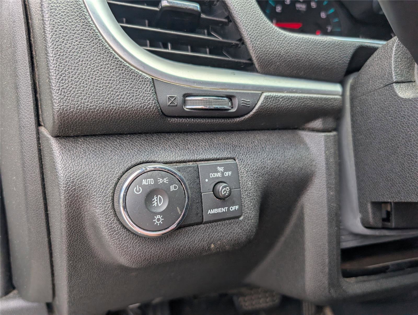 Used 2015 Chevrolet Traverse LT FWD image 23