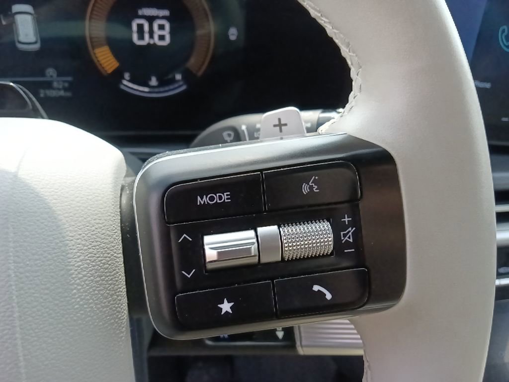 Used 2025 Hyundai Santa Fe SEL image 19