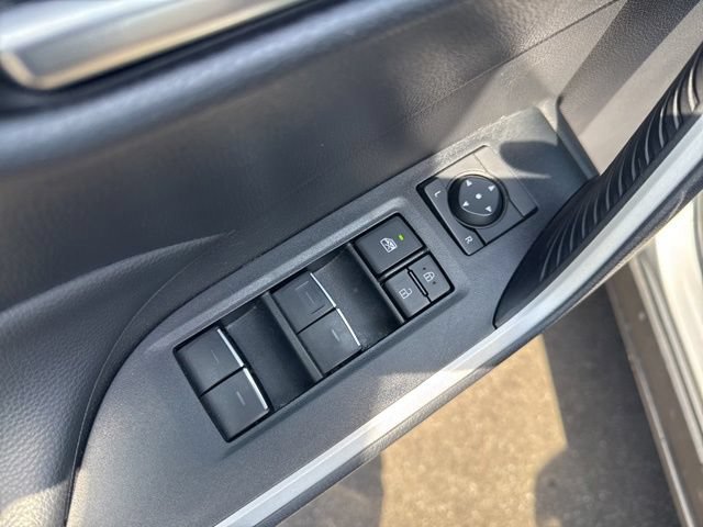 Used 2025 Toyota RAV4 XLE AWD/4WD image 8