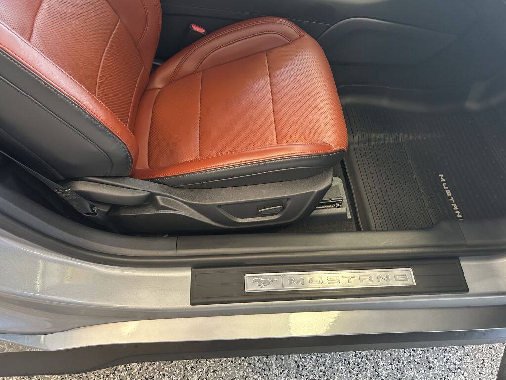 Used 2025 Ford Mustang GT Premium RWD image 19