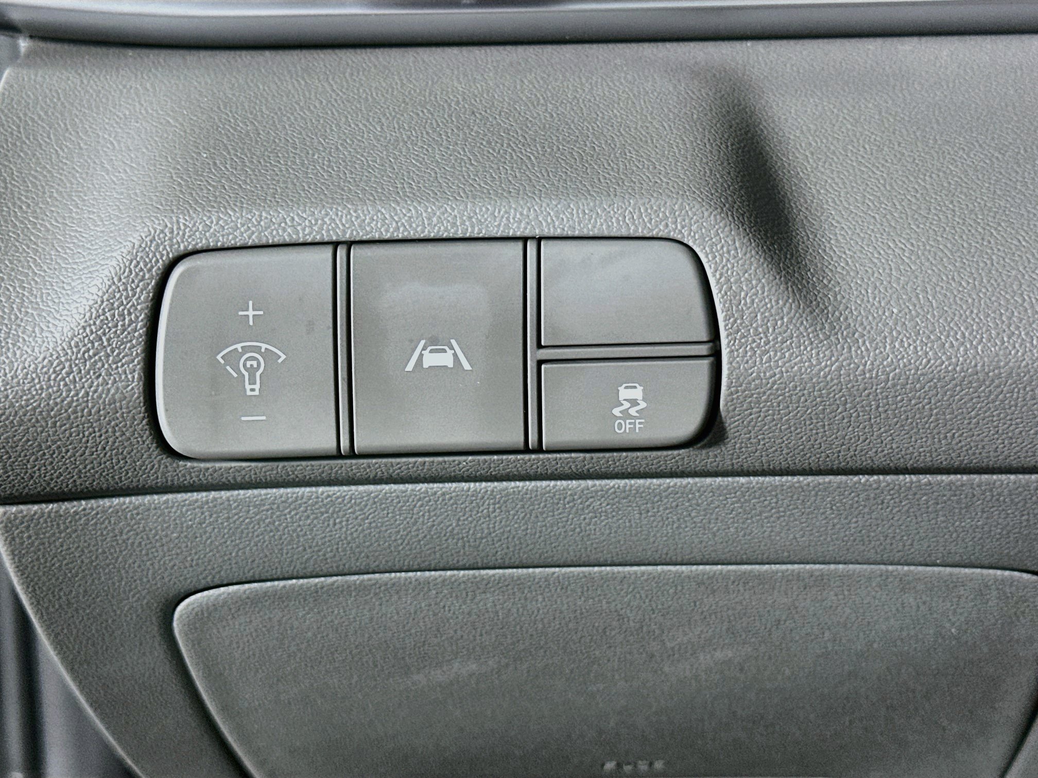 Used 2023 Hyundai Elantra SEL w/ Convenience Package FWD image 17